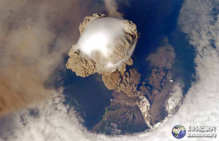 171201-Volcano-Full.jpg