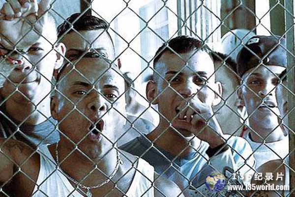 Inside-the-Worlds-Toughest-Prisons-2.jpg