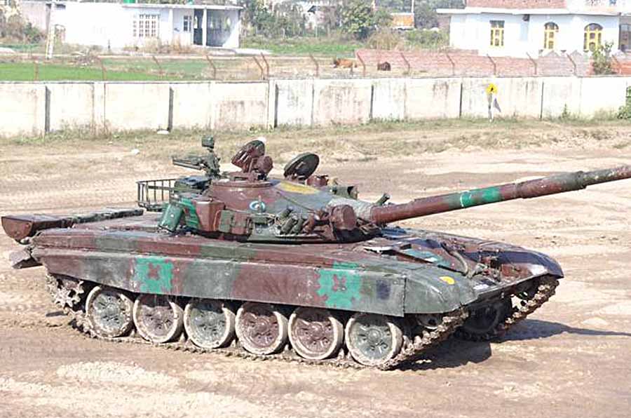 TANK-XIU-FU-1.jpg