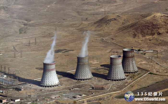 Centrales-nucléaires-démantèlement-impossible-1.jpg
