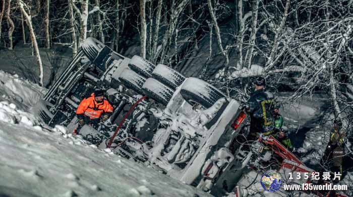 Ice-Road-Rescue-S4.jpg
