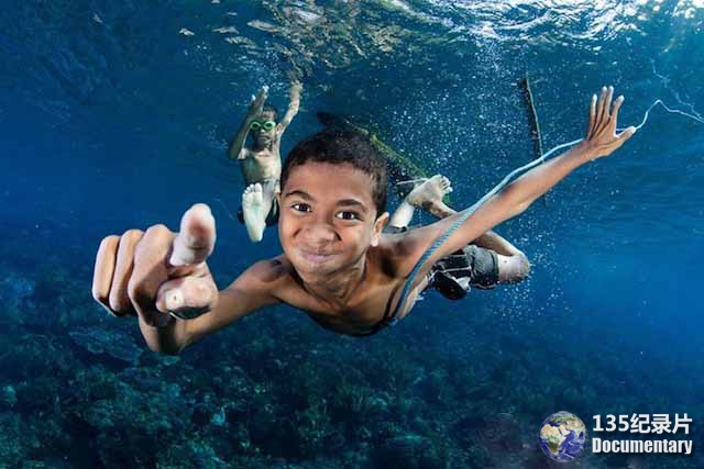 Walking-Under-Water.jpg