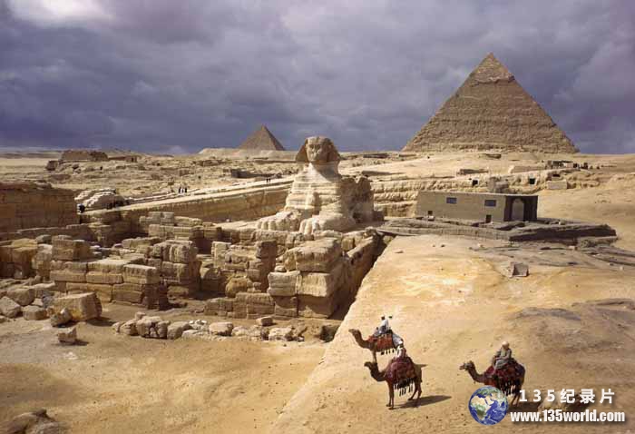 Naked-Science-Pyramids.jpg