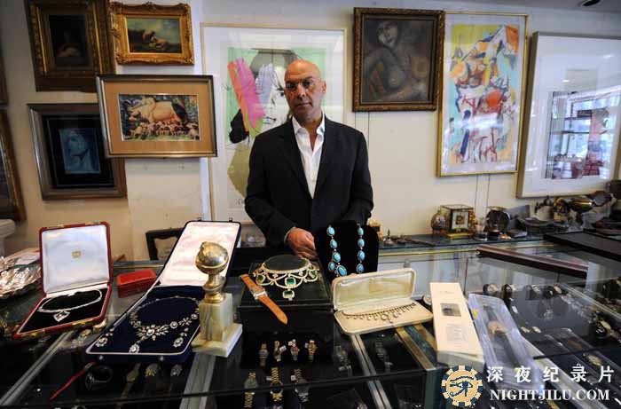 Beverly-Hills-Pawn-S1.jpg